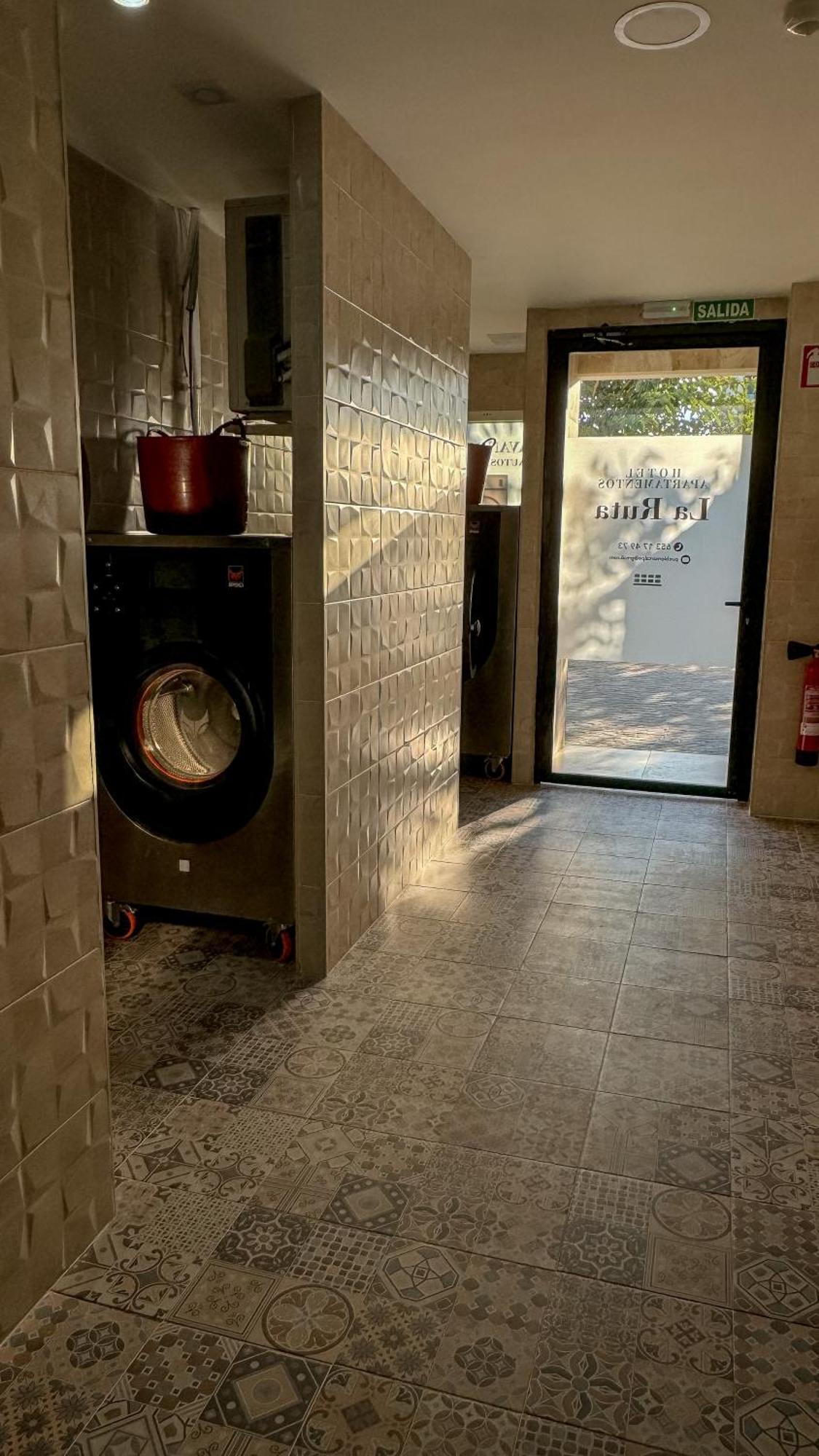 Apartamentos La Ruta กัลเป ภายนอก รูปภาพ