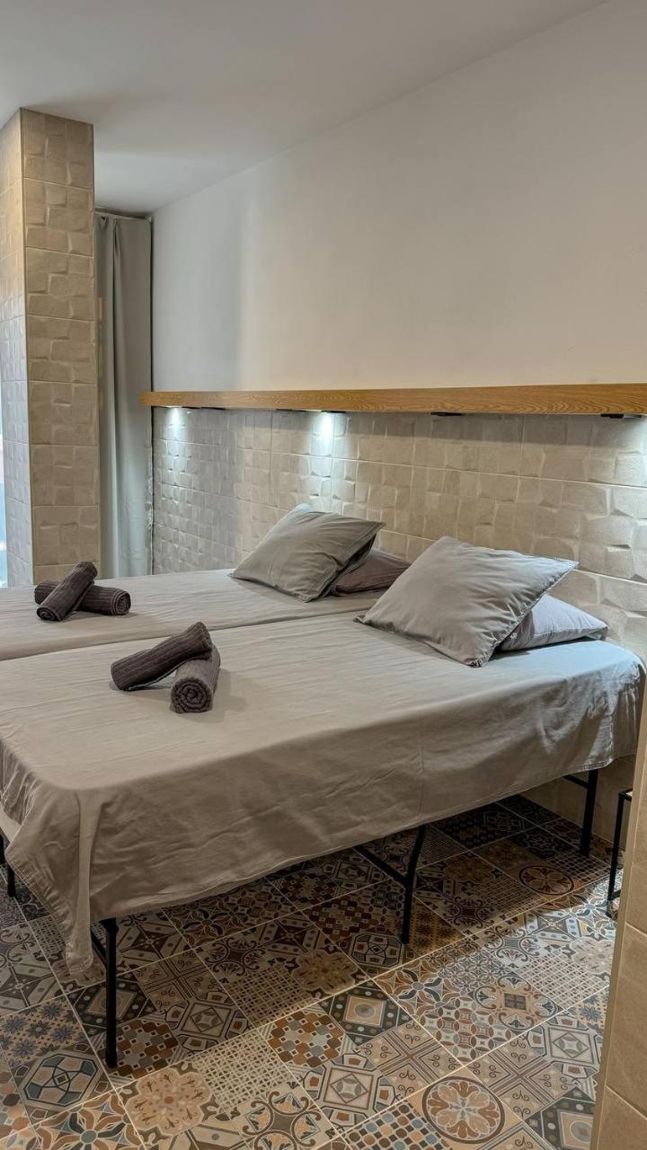 Apartamentos La Ruta กัลเป ภายนอก รูปภาพ
